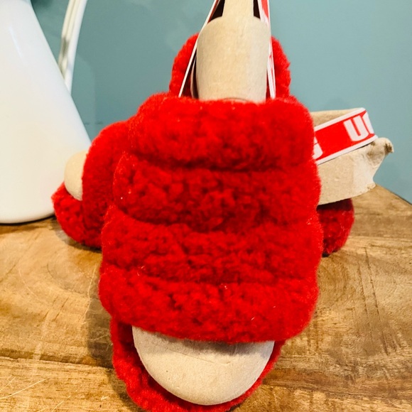 EUC UGG GIRLS SANDALS - Picture 9 of 9